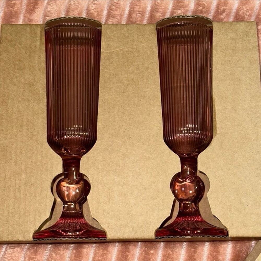 NEW Set of 4 Pink Heart Glass Champagne Flutes - Picture 2 of 2